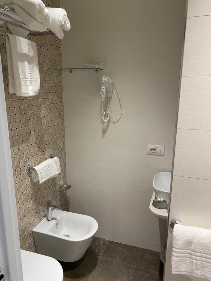 4Essences Boutique Rooms 马拉泰亚 外观 照片